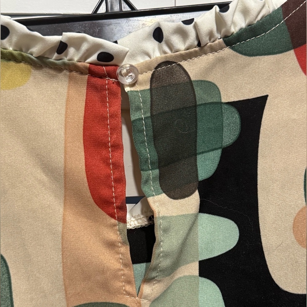 SHEIN Multicolor Abstract Blouse with Polka Dot Accents - Picture 3 of 4